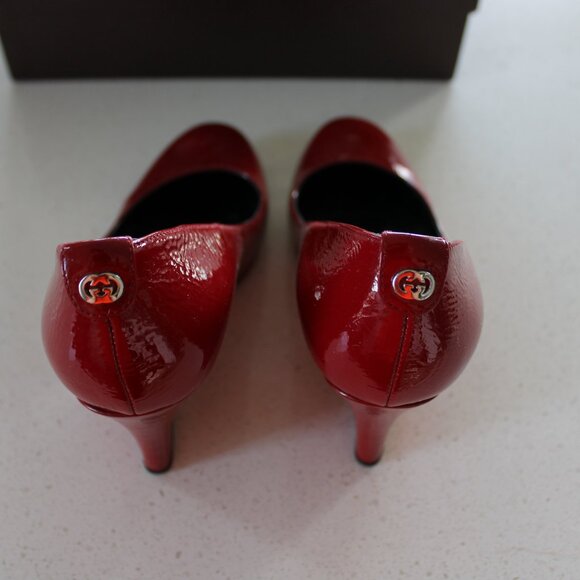 Gucci Vernice Naplack Carpet Red Wedges - Picture 4 of 4